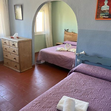 Hostal La Palmera Torremolinos Bagian luar foto