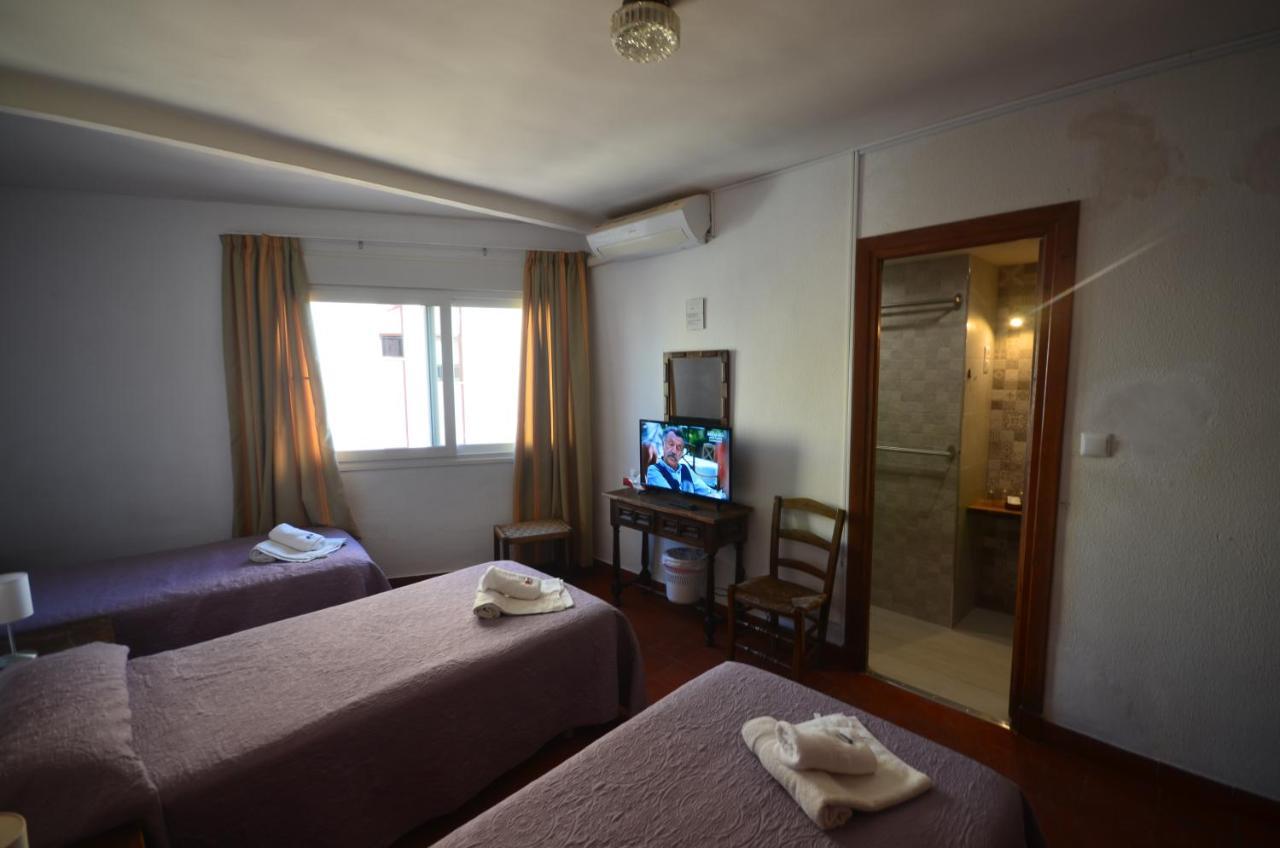 Hostal La Palmera Torremolinos Bagian luar foto