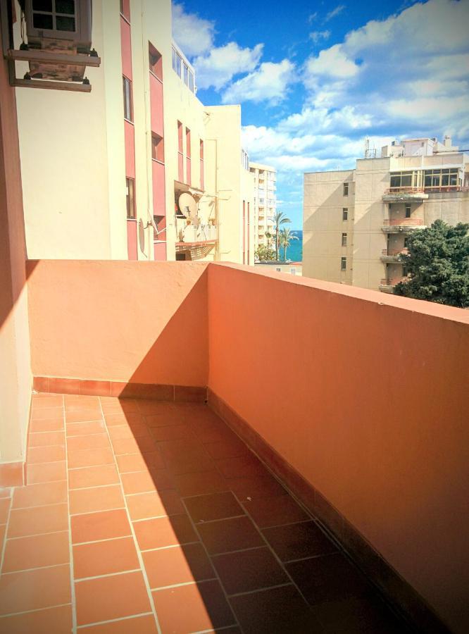 Hostal La Palmera Torremolinos Bagian luar foto