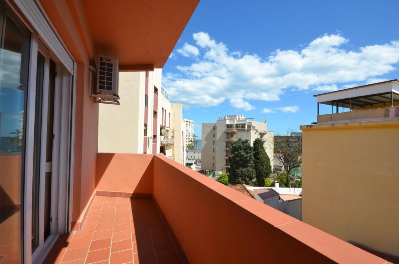 Hostal La Palmera Torremolinos Bagian luar foto