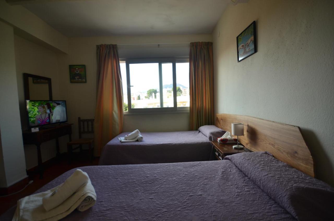 Hostal La Palmera Torremolinos Bagian luar foto