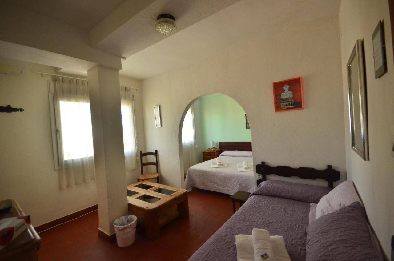 Hostal La Palmera Torremolinos Bagian luar foto