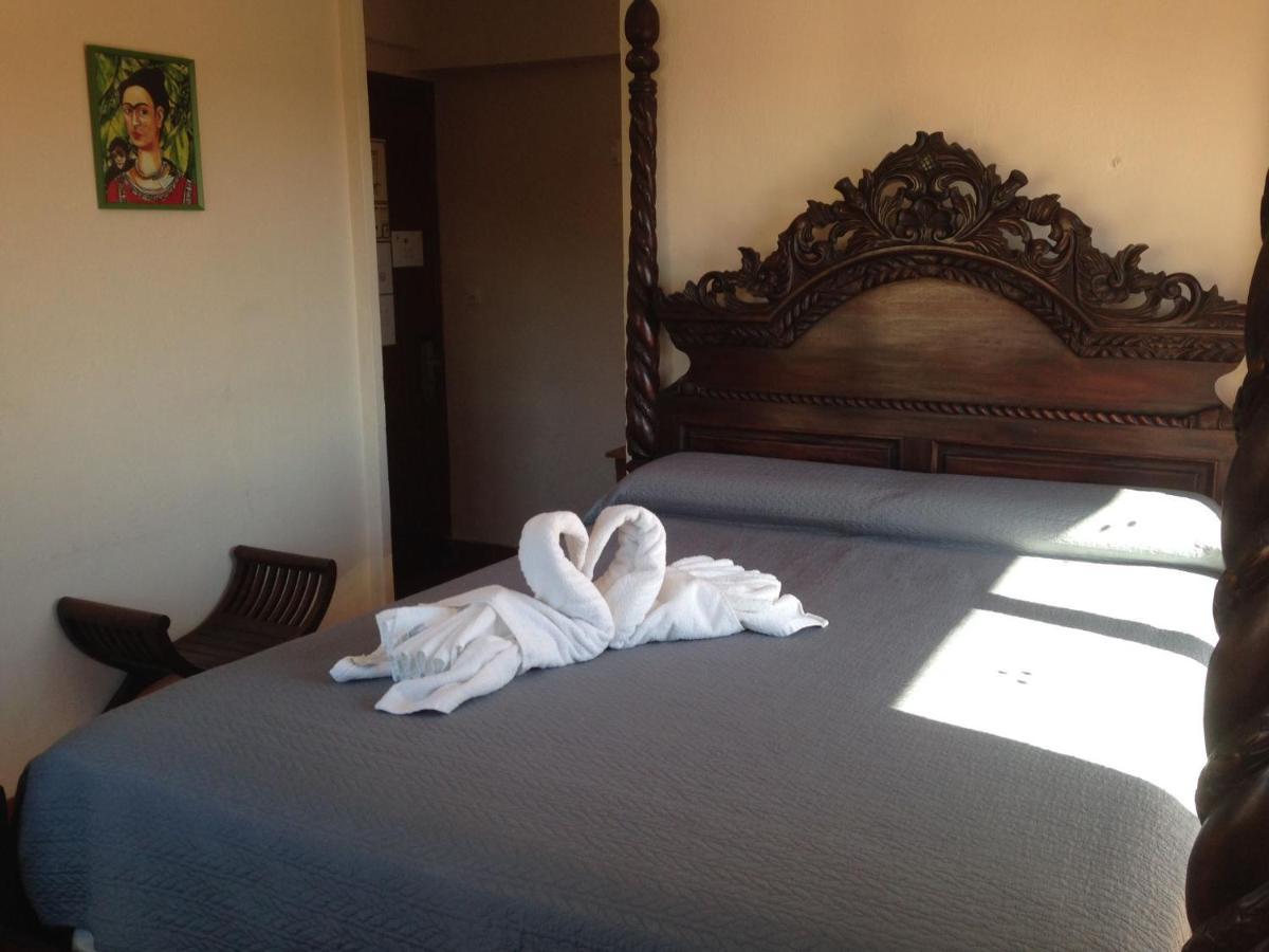 Hostal La Palmera Torremolinos Bagian luar foto