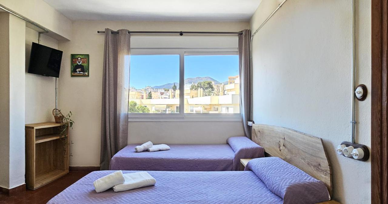 Hostal La Palmera Torremolinos Bagian luar foto