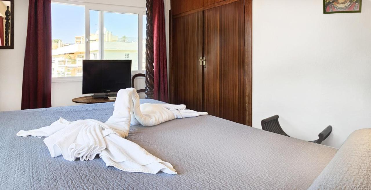 Hostal La Palmera Torremolinos Bagian luar foto