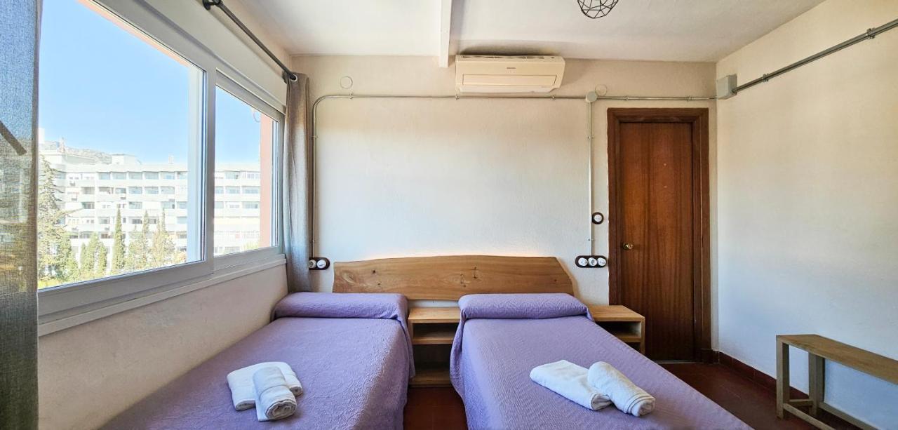 Hostal La Palmera Torremolinos Bagian luar foto