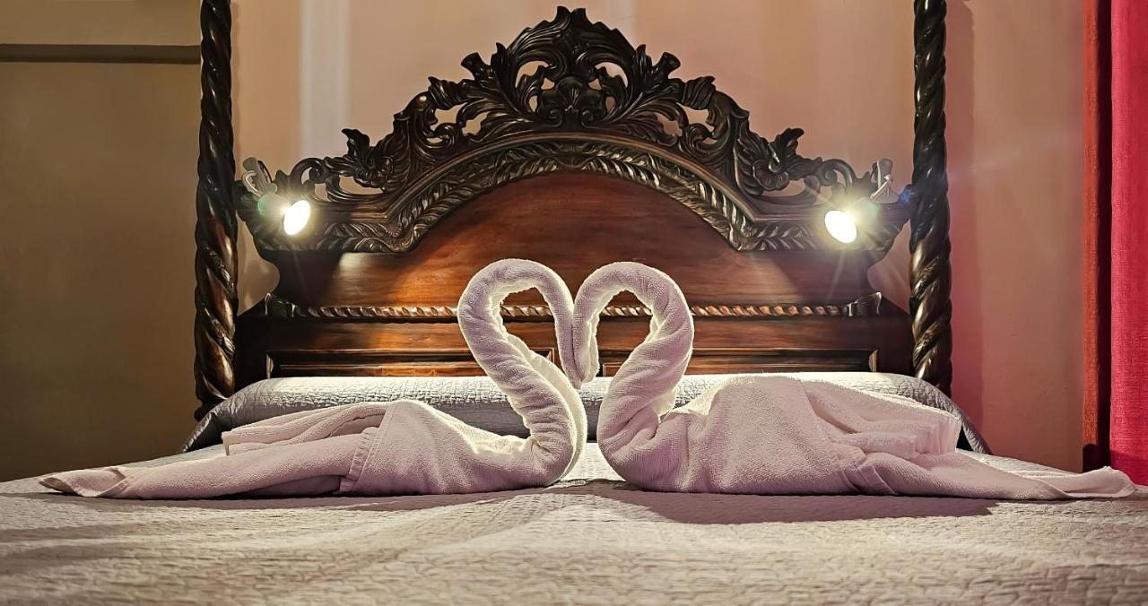 Hostal La Palmera Torremolinos Bagian luar foto