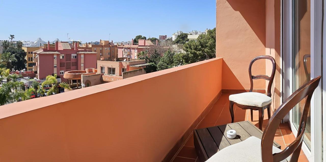 Hostal La Palmera Torremolinos Bagian luar foto